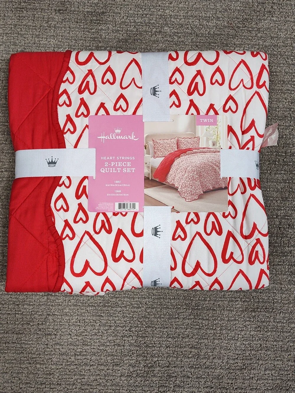 NWT! Hallmark Heart Strings 2 piece Twin Quilt Set
